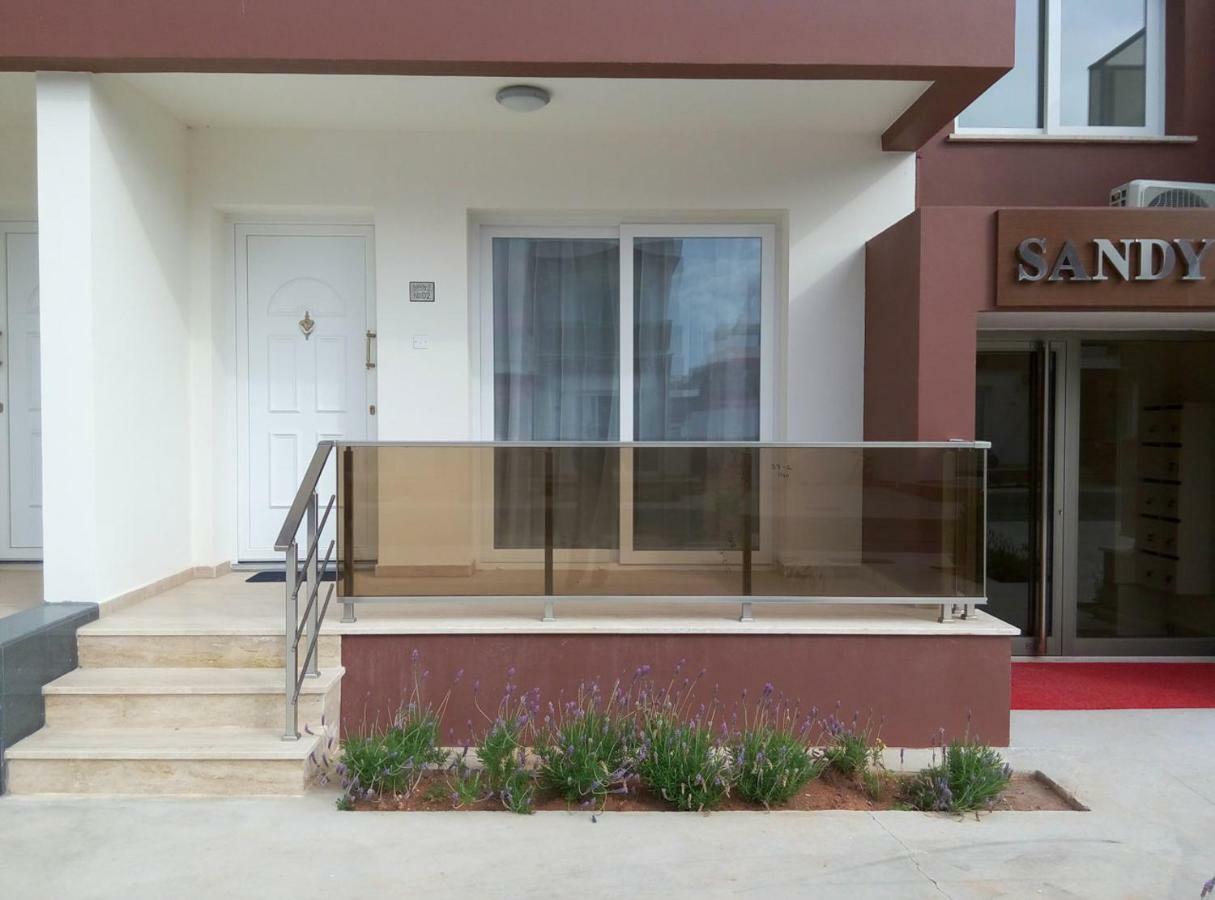 Long Beach Holiday Apartments Trikomo Exterior photo